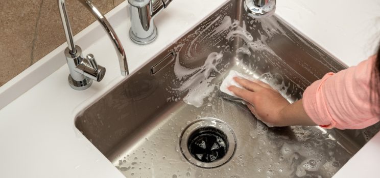 What are the best ways to clean a sink