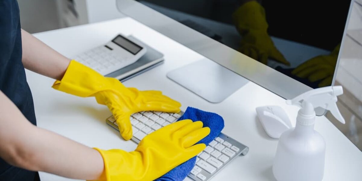 How to clean electronic office equipment
